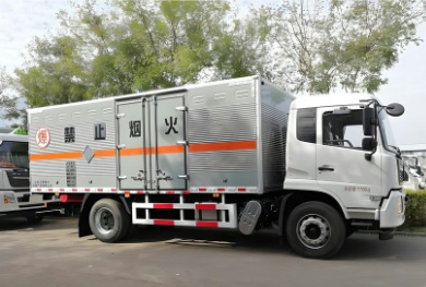 香港物流鴻泰信固體危險(xiǎn)品易燃類運(yùn)輸現(xiàn)場(chǎng)